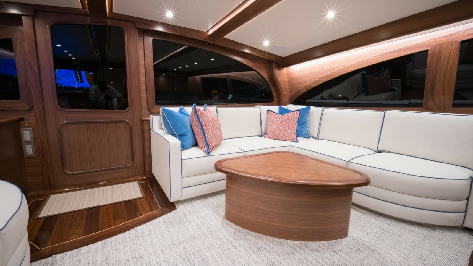 2026 Winter Custom Yachts 75 Open Convertible - Photo 5