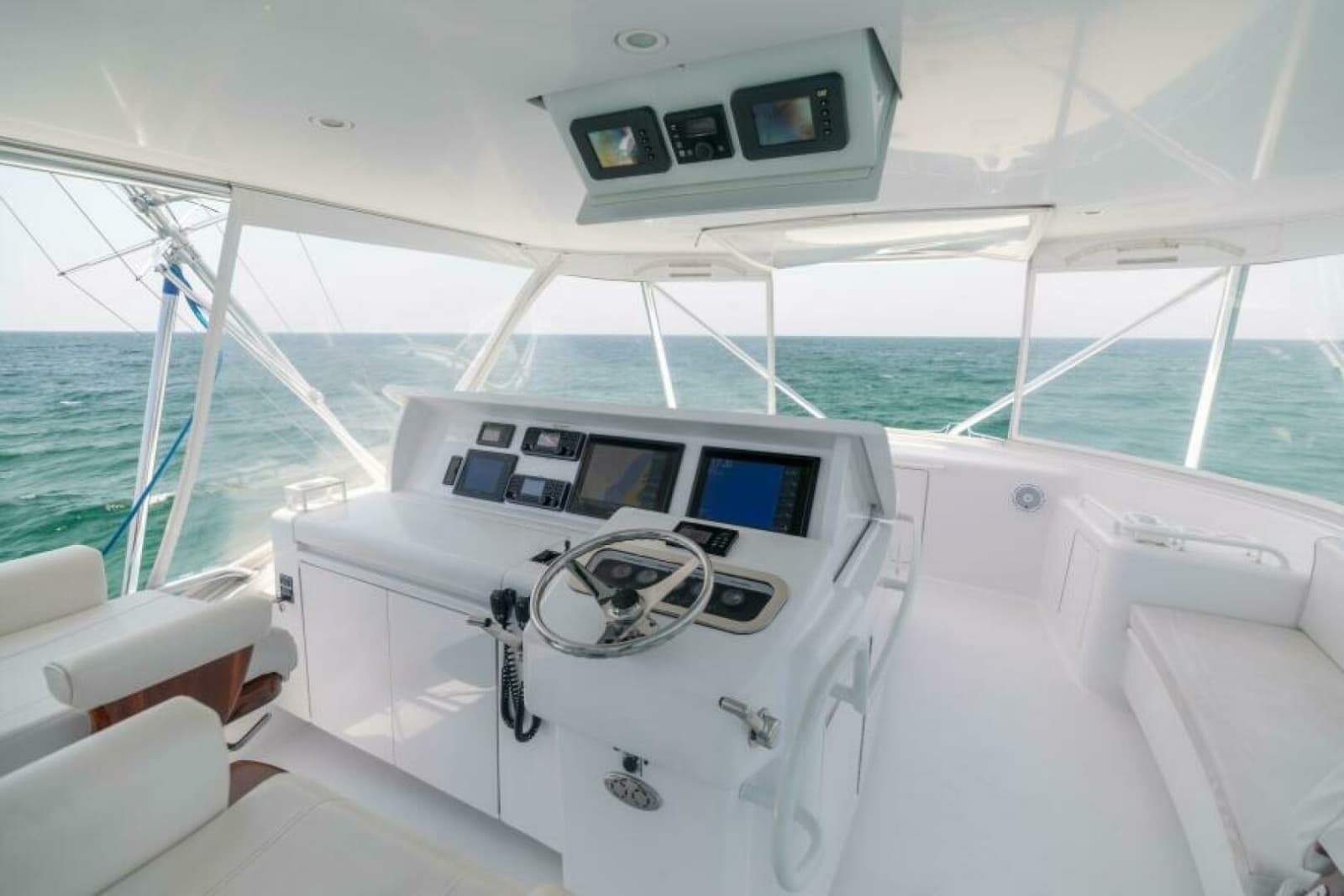 2008 Hatteras 60 Convertible - Photo 39
