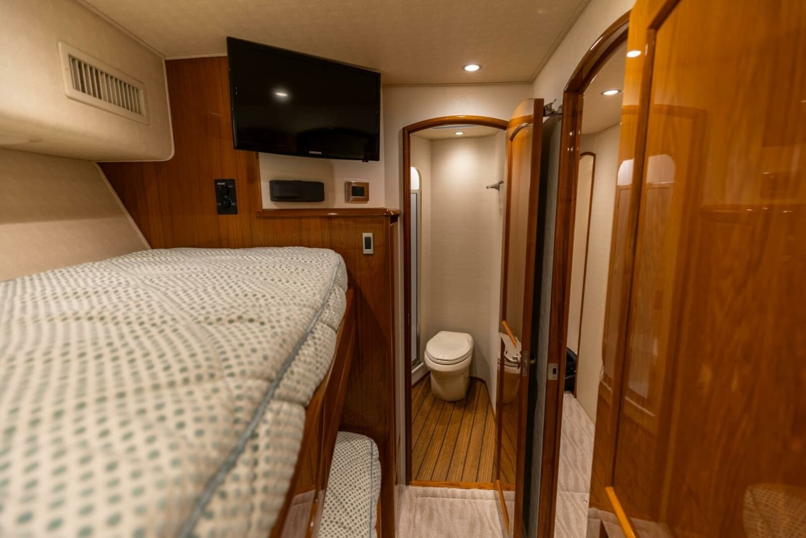 2017 Viking 66 Convertible - Photo 29