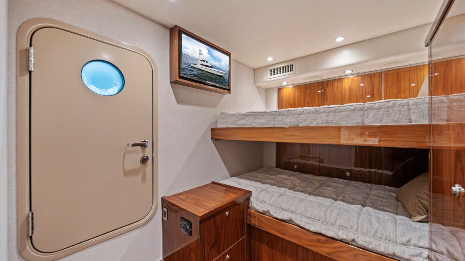 2021 Viking 72 Enclosed Bridge - Photo 52