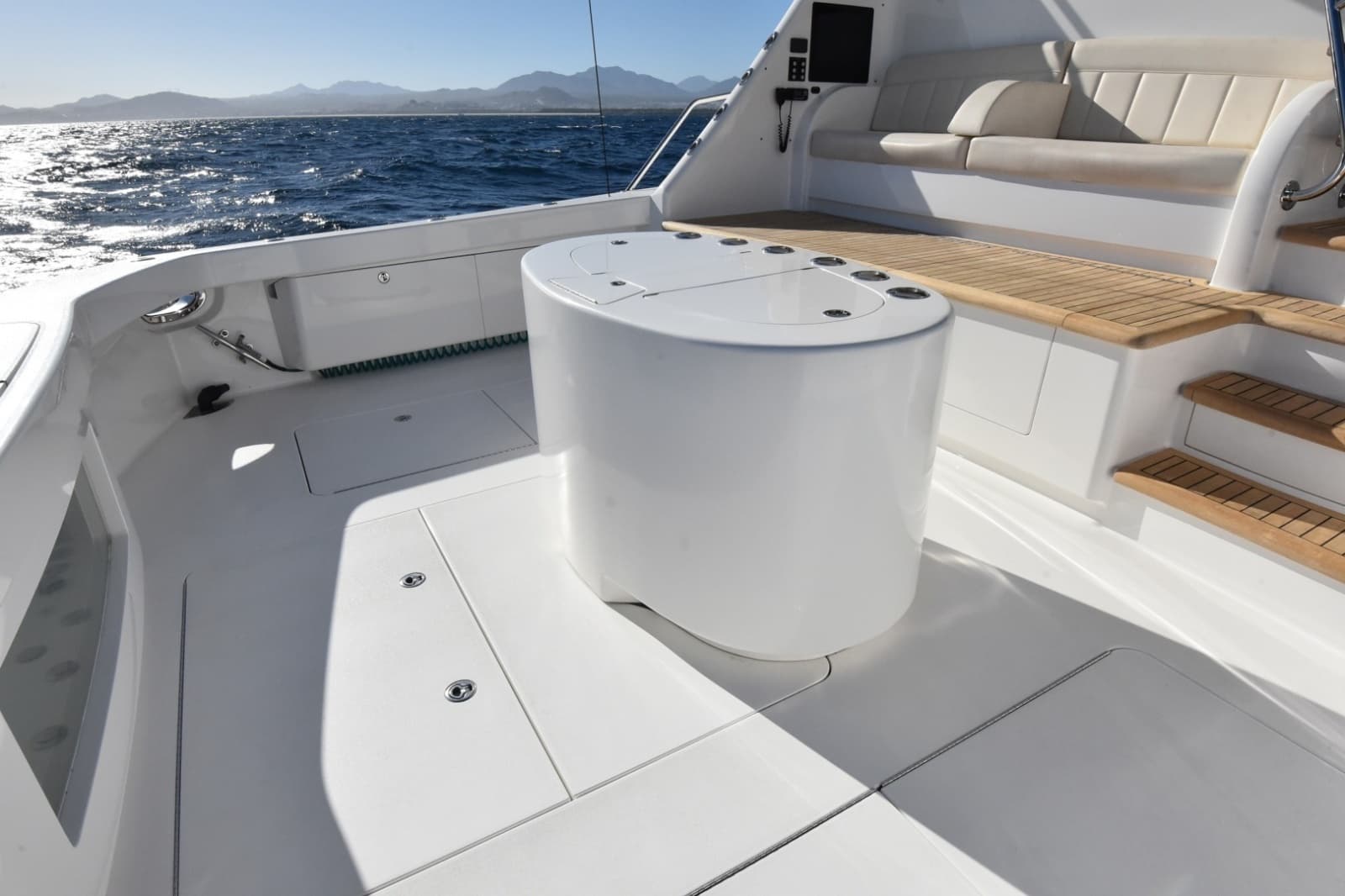 2019 Viking 80 Skybridge - Photo 189