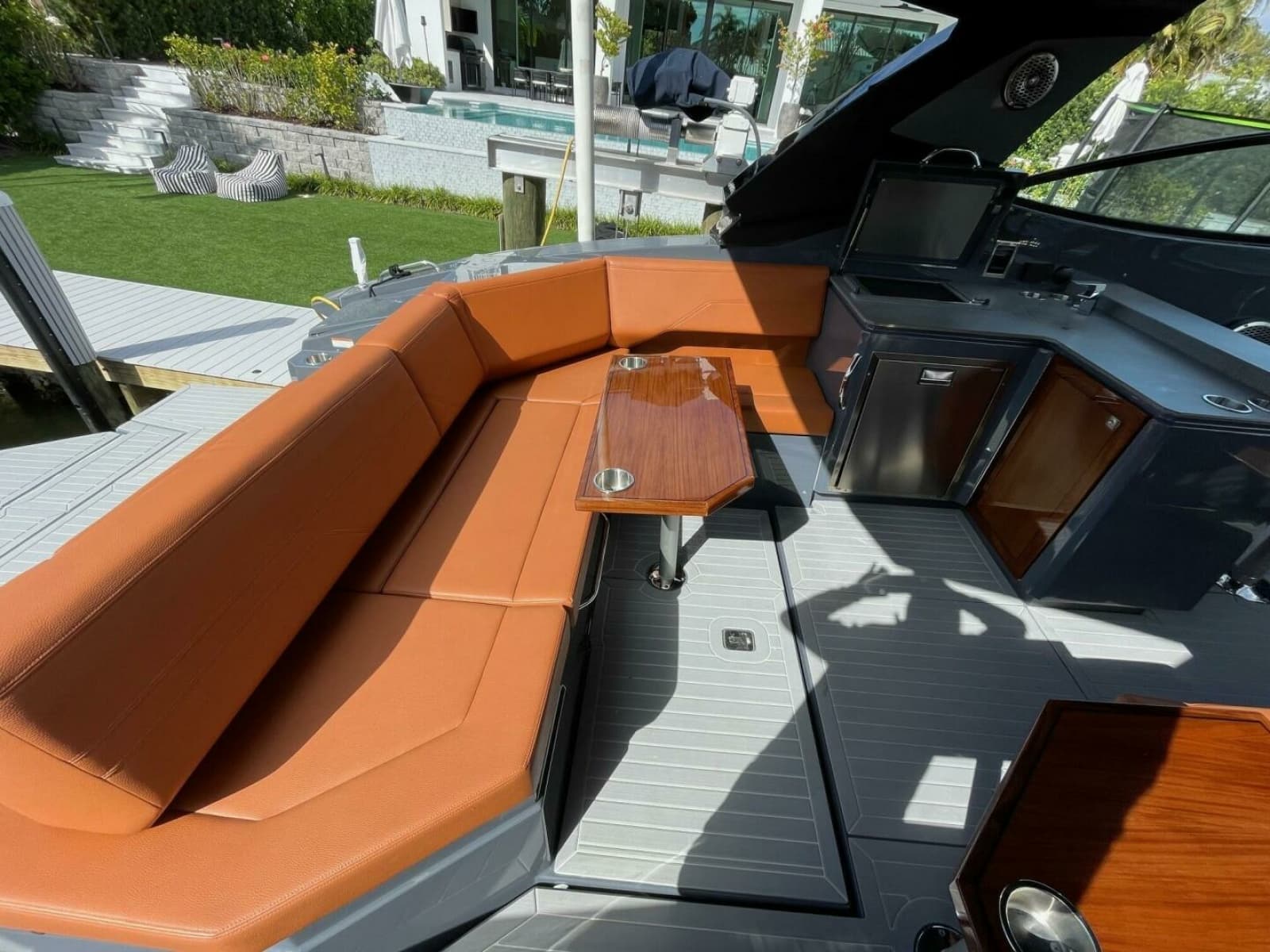 2023 Cruisers Yachts 38 GLS - Photo 36