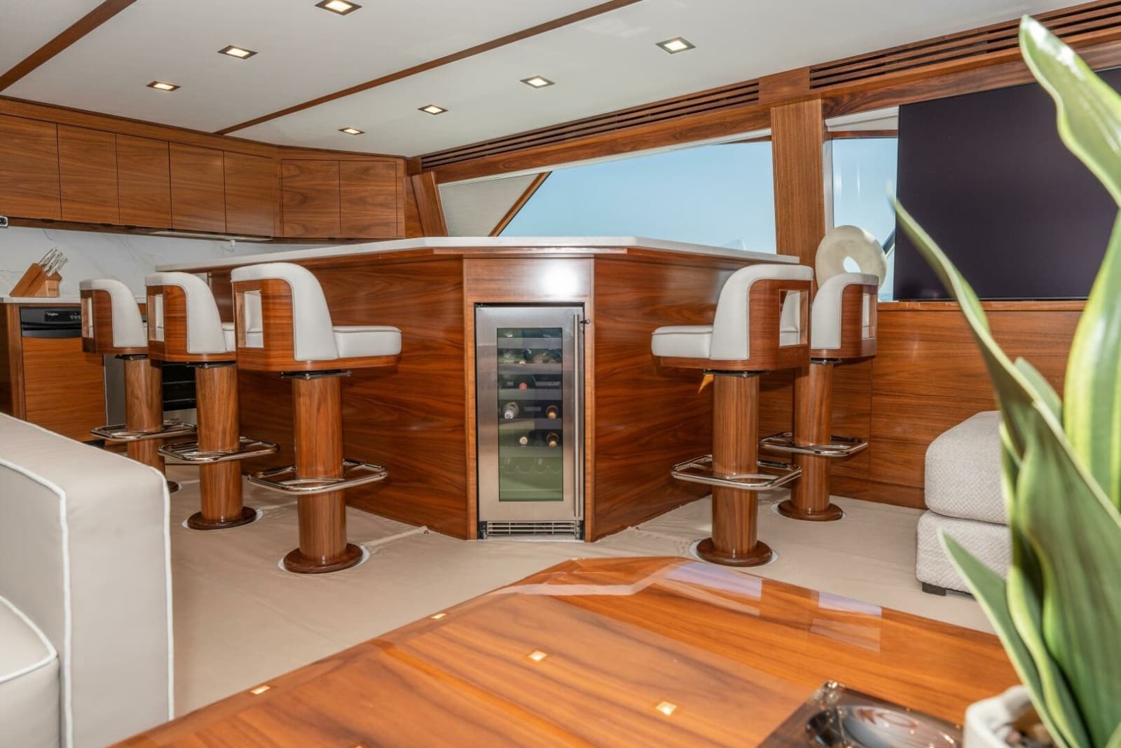 2025 Viking 90C - Photo 31