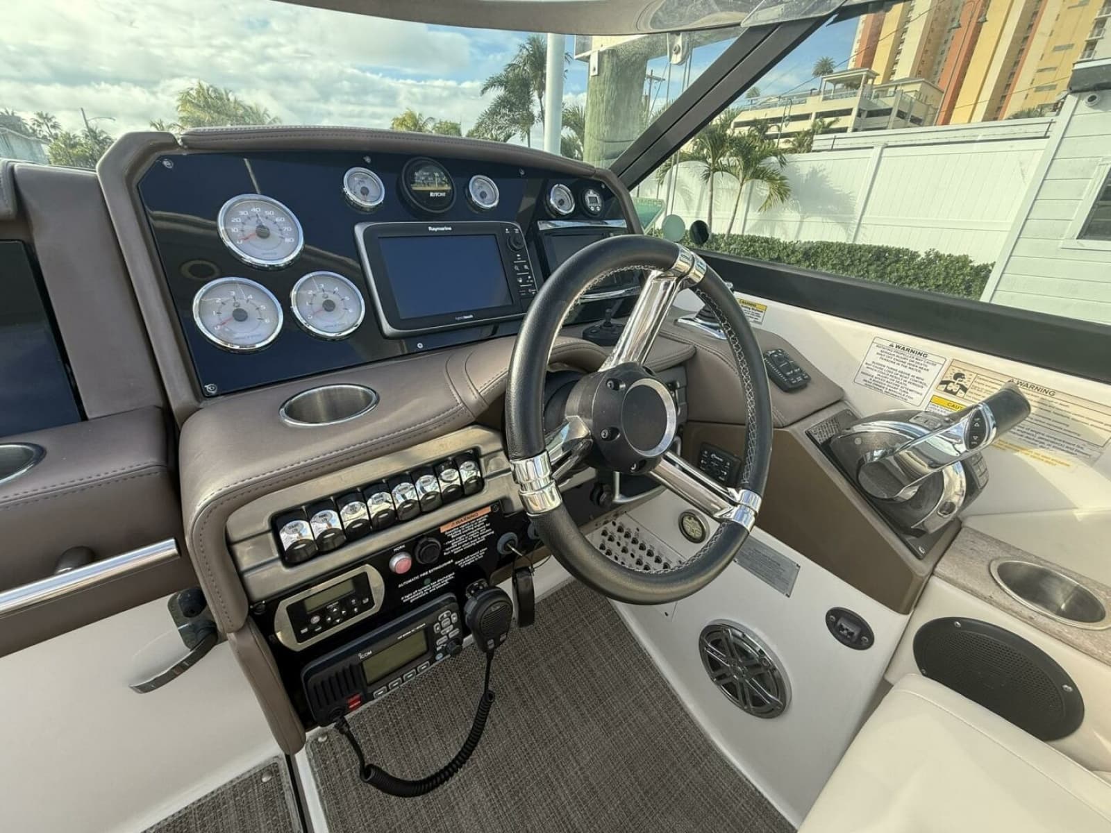 2016 Formula 330 Crossover Bowrider - Photo 12