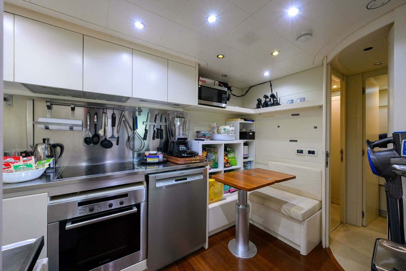 2009 Pershing 90 Express - Photo 18