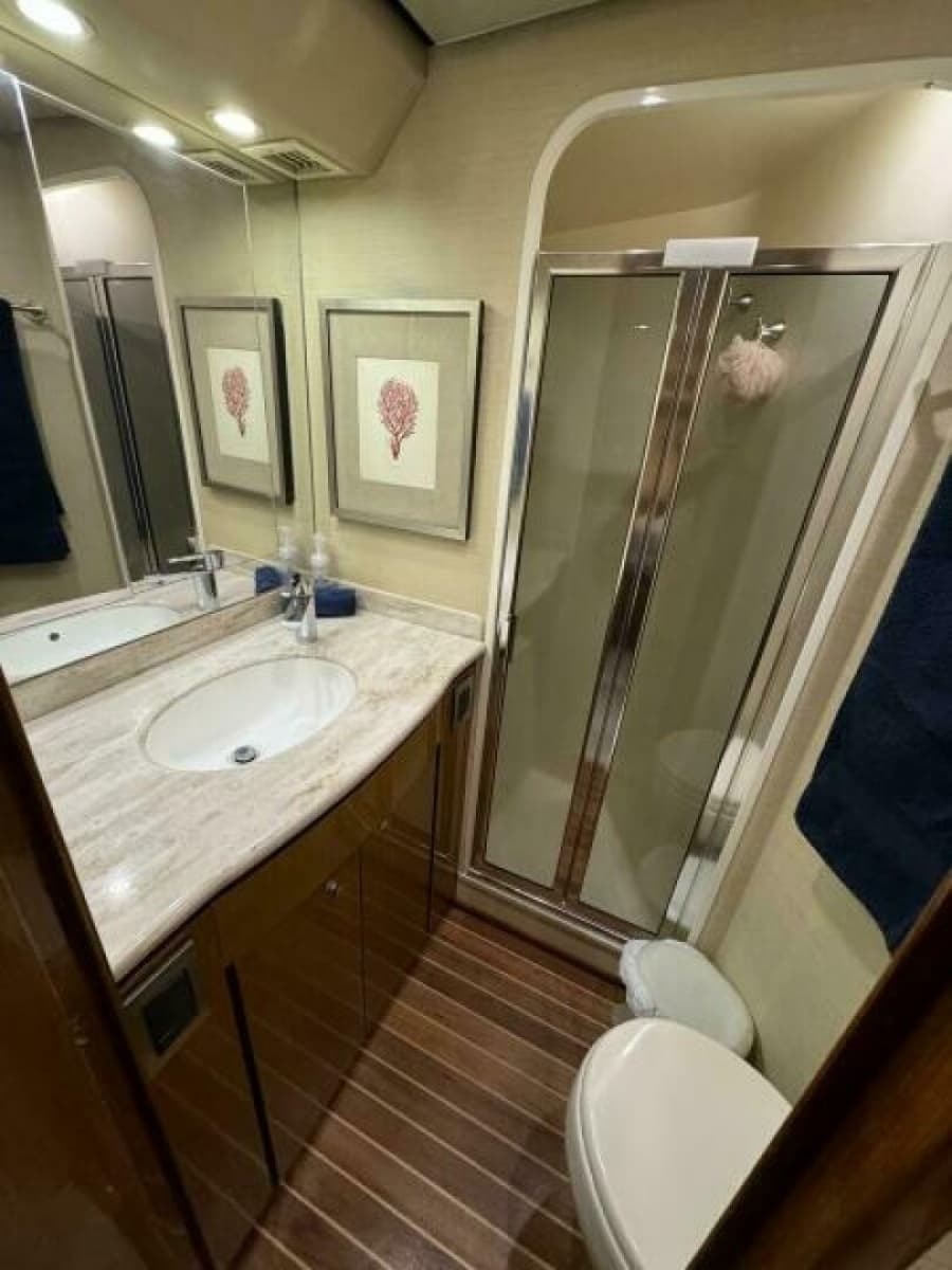 2003 Viking 48 Convertible - Photo 36