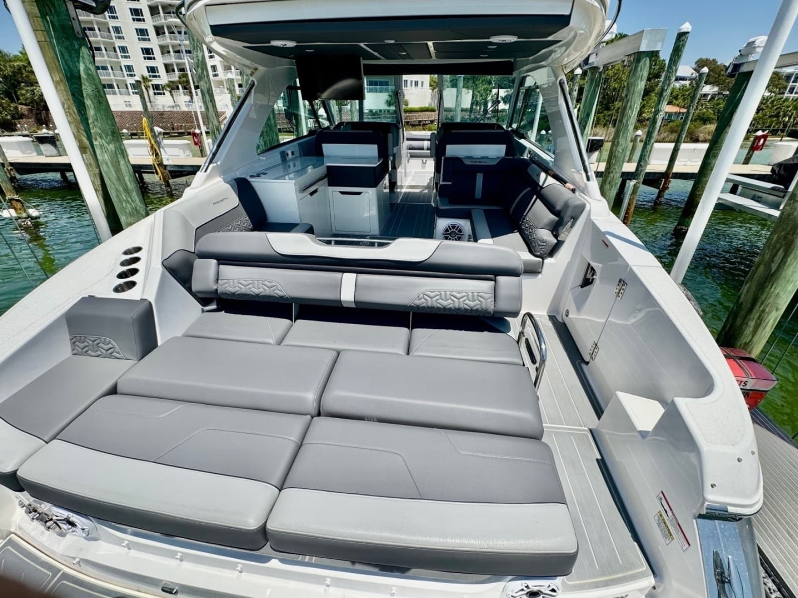 2025 Regal LS36 - Photo 4