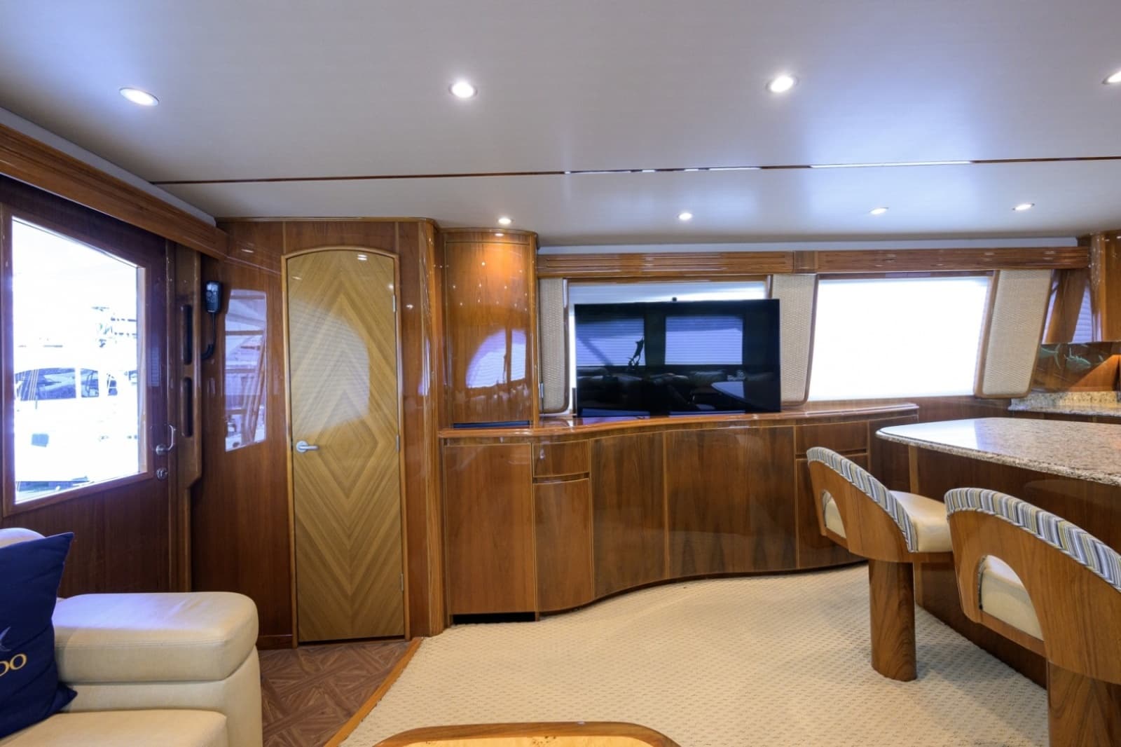 2014 Viking 70 Convertible - Photo 3