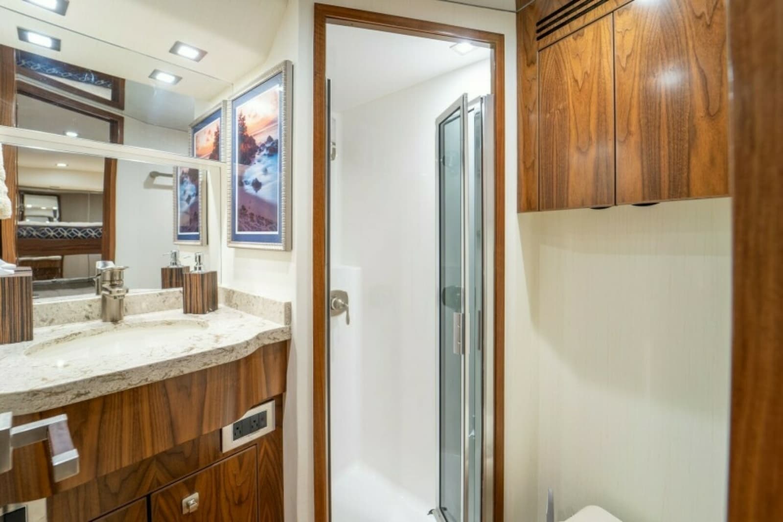 2018 Viking 72 Convertible - Photo 49