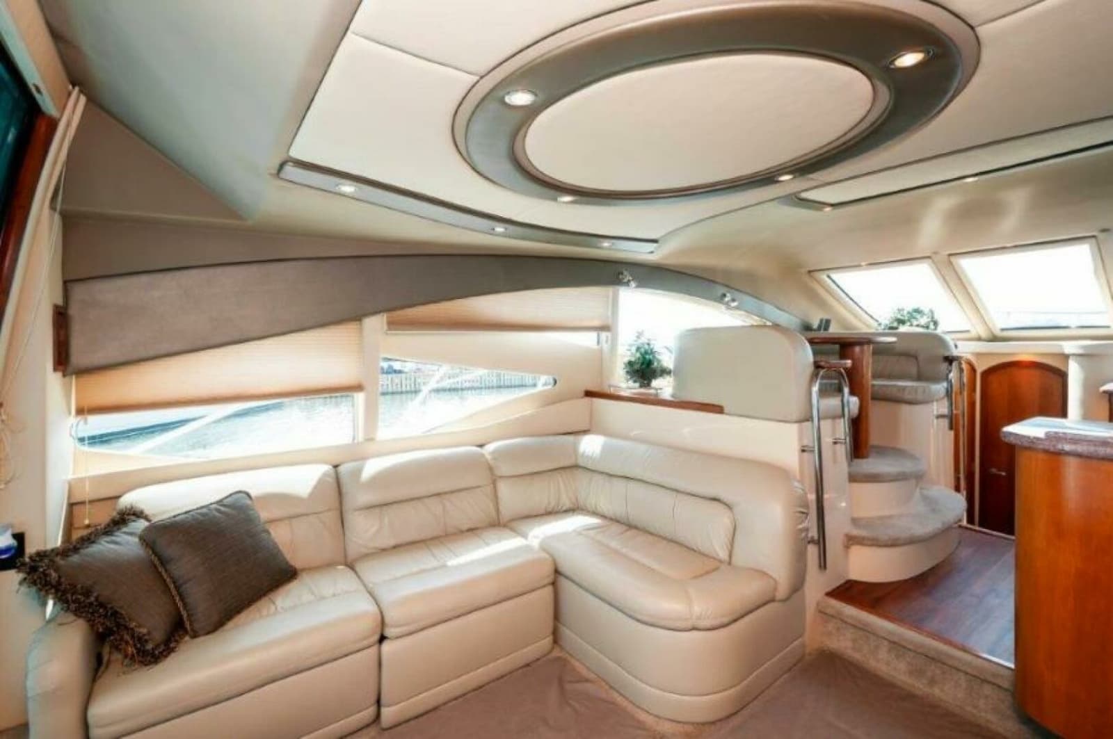 2006 Cruisers Yachts 477 Sport Sedan - Photo 3
