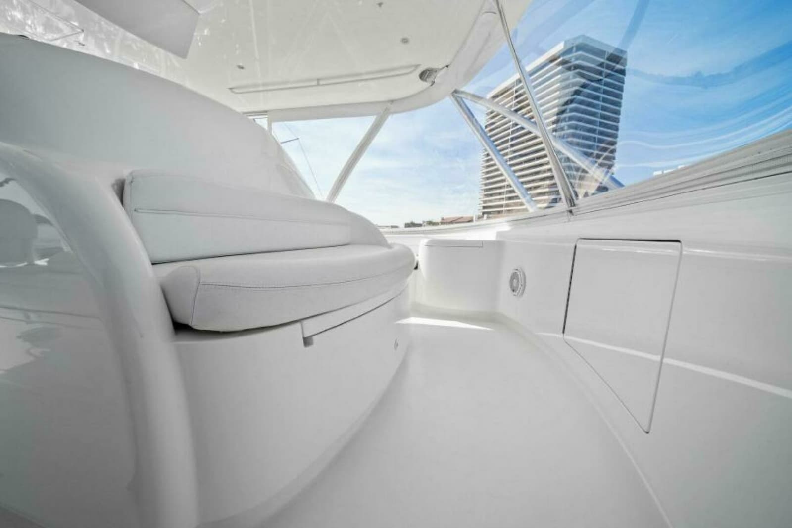 2016 Viking 55 Convertible - Photo 42