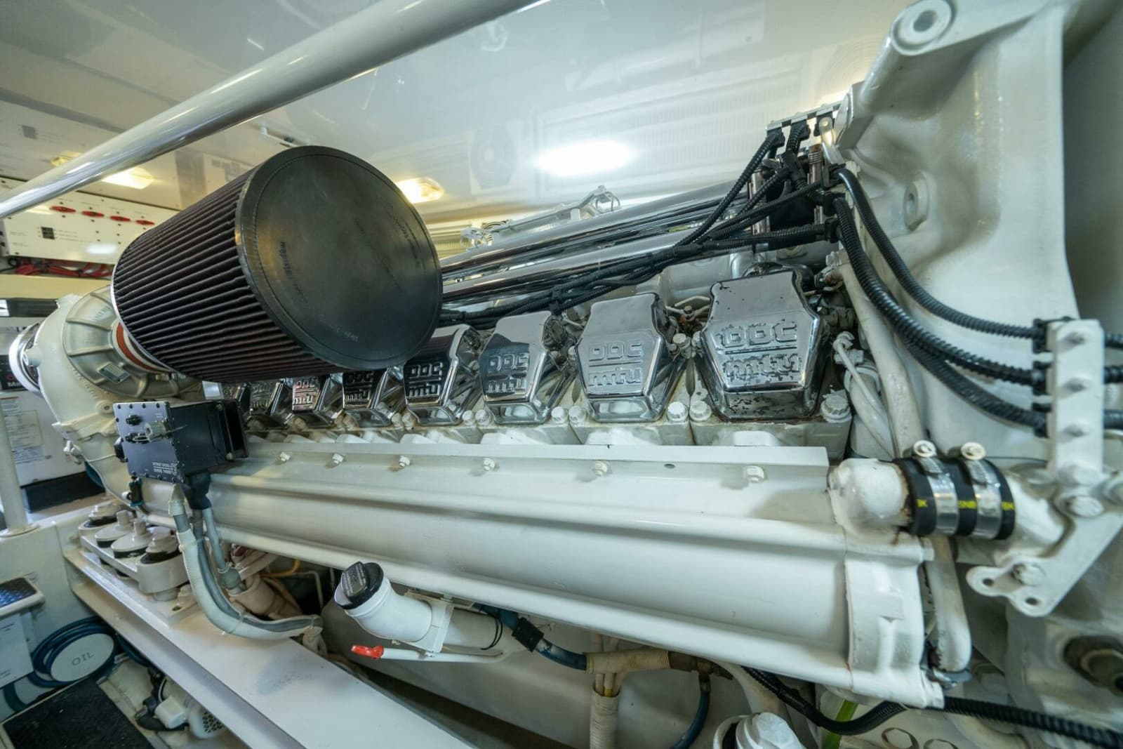 2006 Viking 68 Convertible - Photo 75