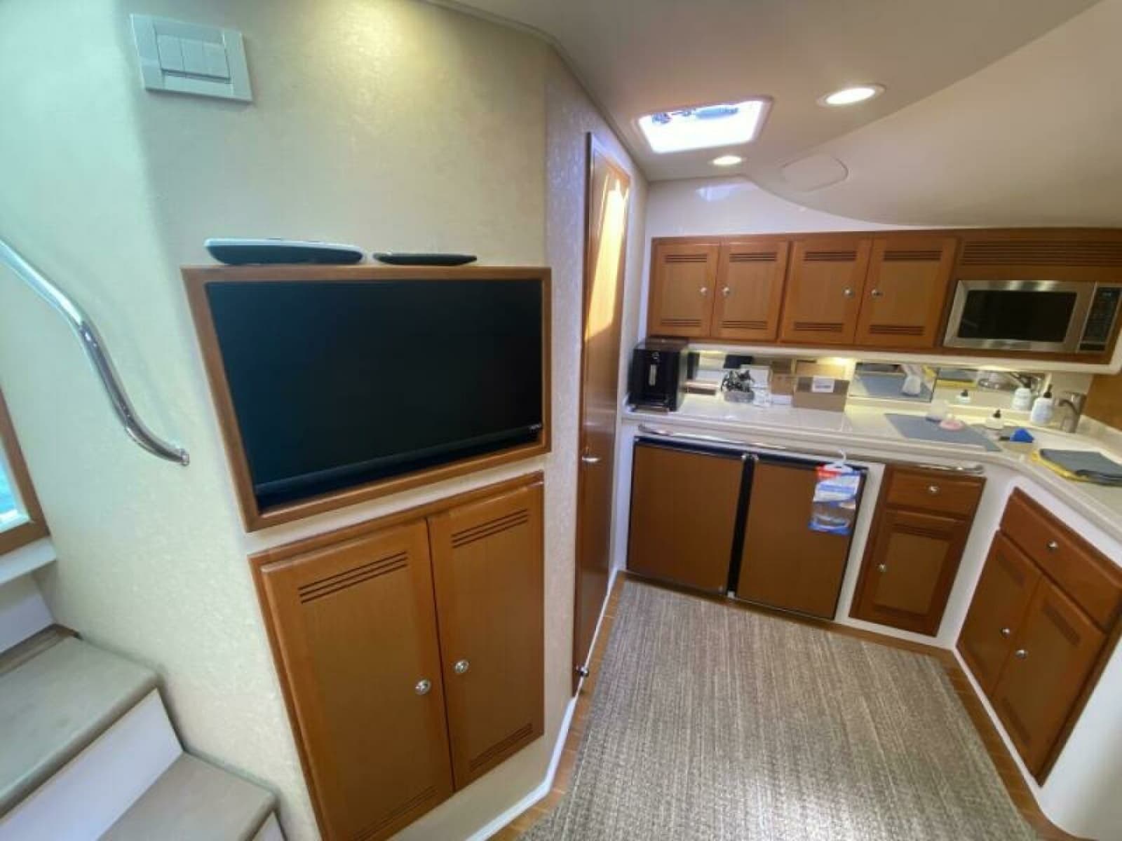 2006 Cabo 40 Express - Photo 9