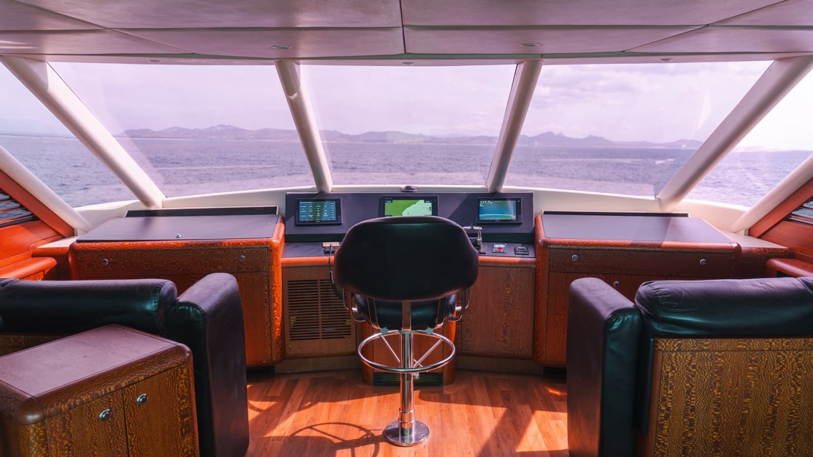 1996 Oceanfast 87 Enclosed Bridge Sportfish - Photo 37