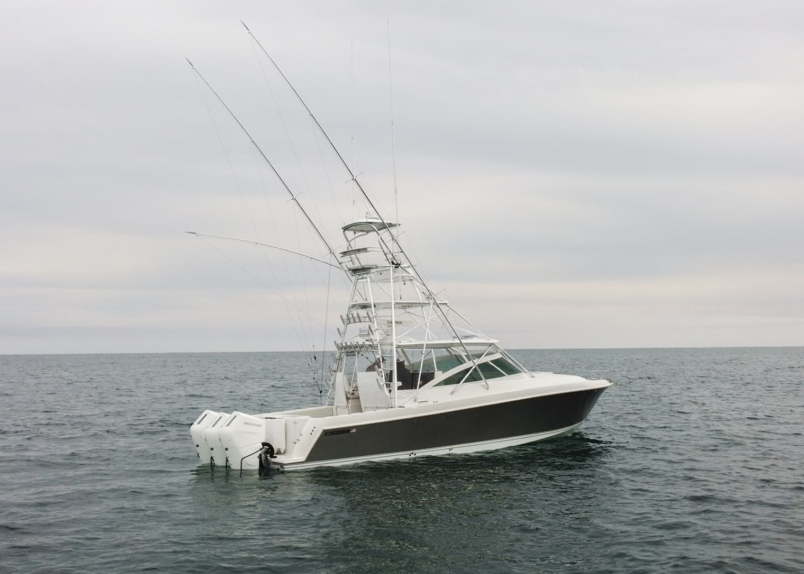 2011 Contender 40 Express - Photo 31