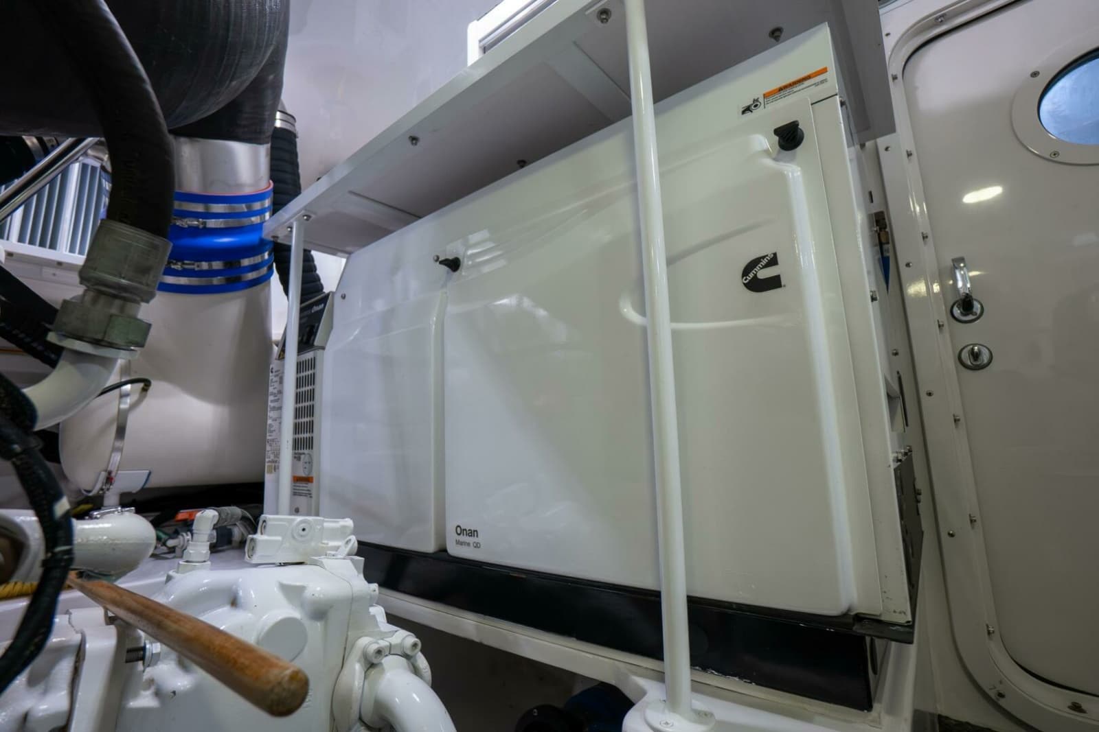 2021 Viking 72 Enclosed Bridge - Photo 54