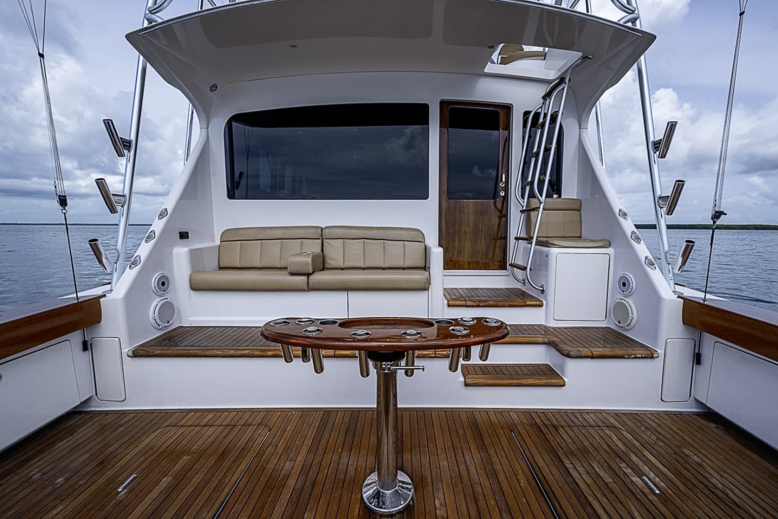 2007 Viking 64 Convertible - Photo 12