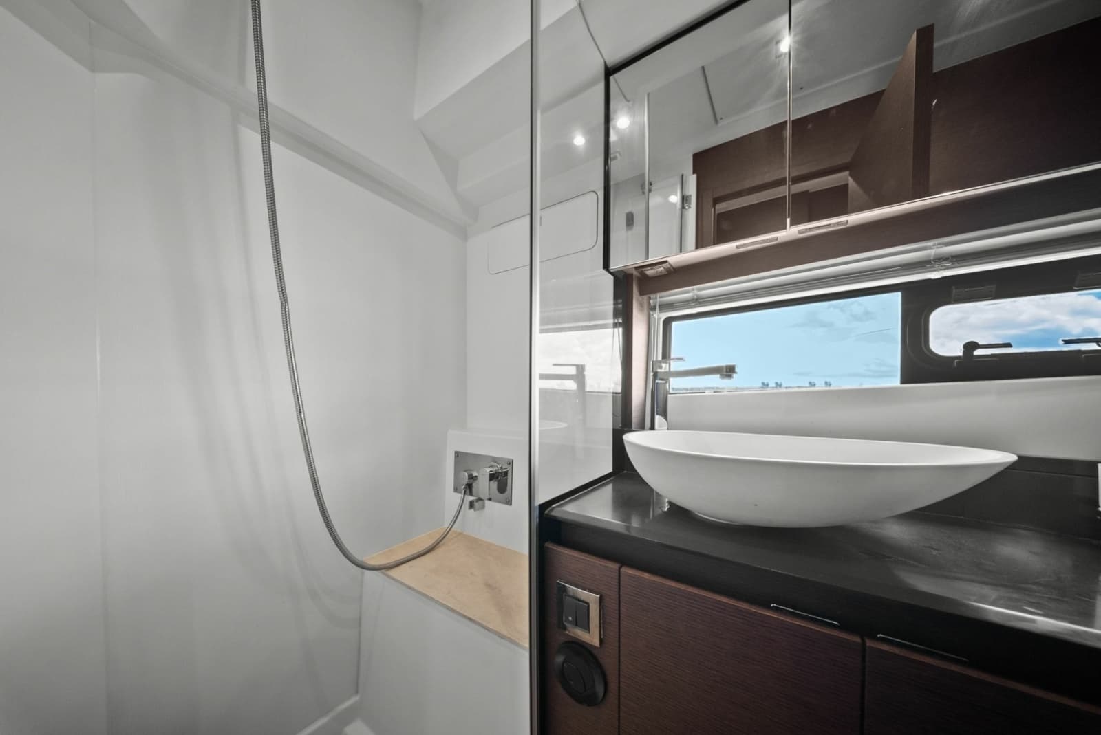 2020 Prestige 460 Flybridge - Photo 53
