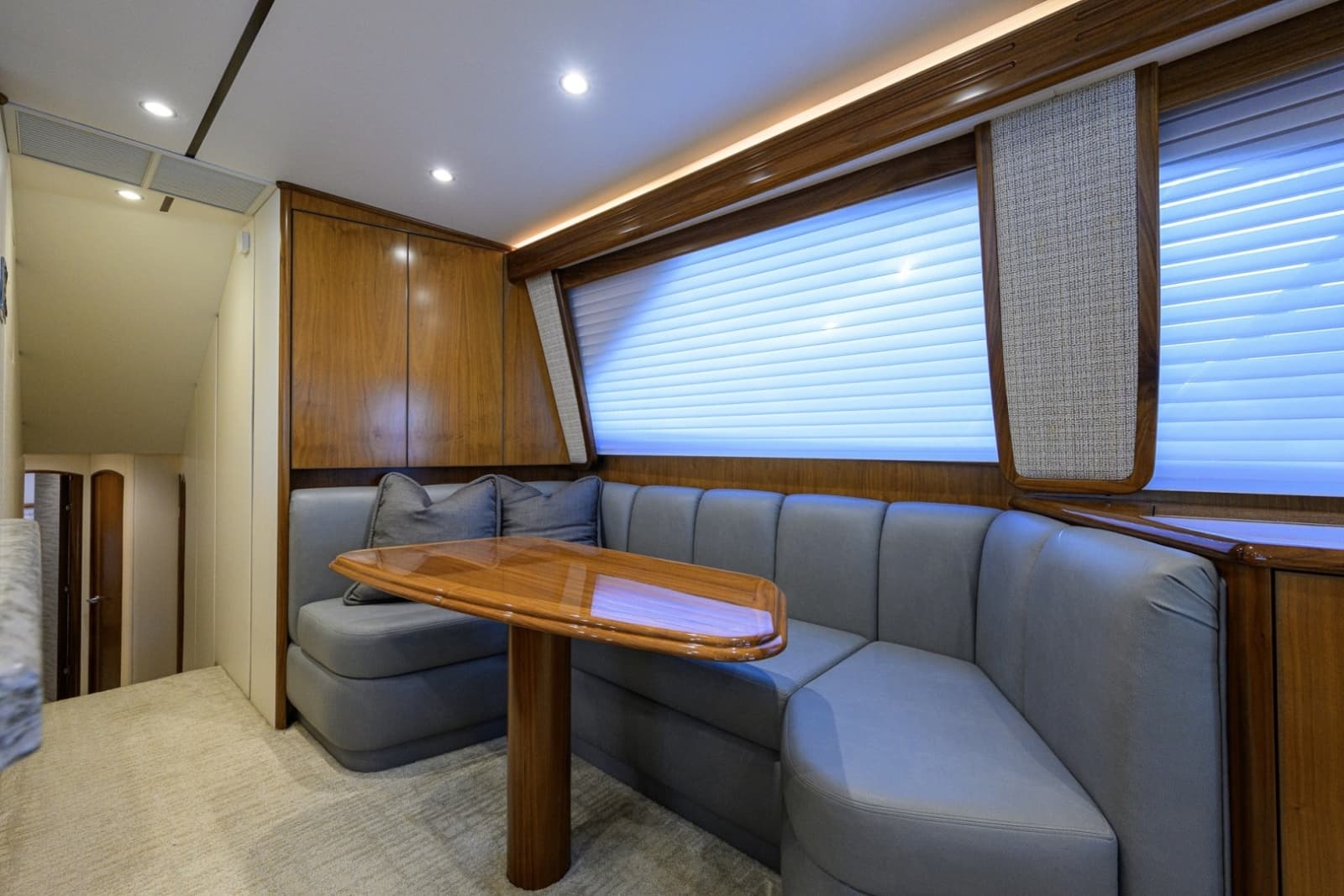 2021 Viking 58 Convertible - Photo 4