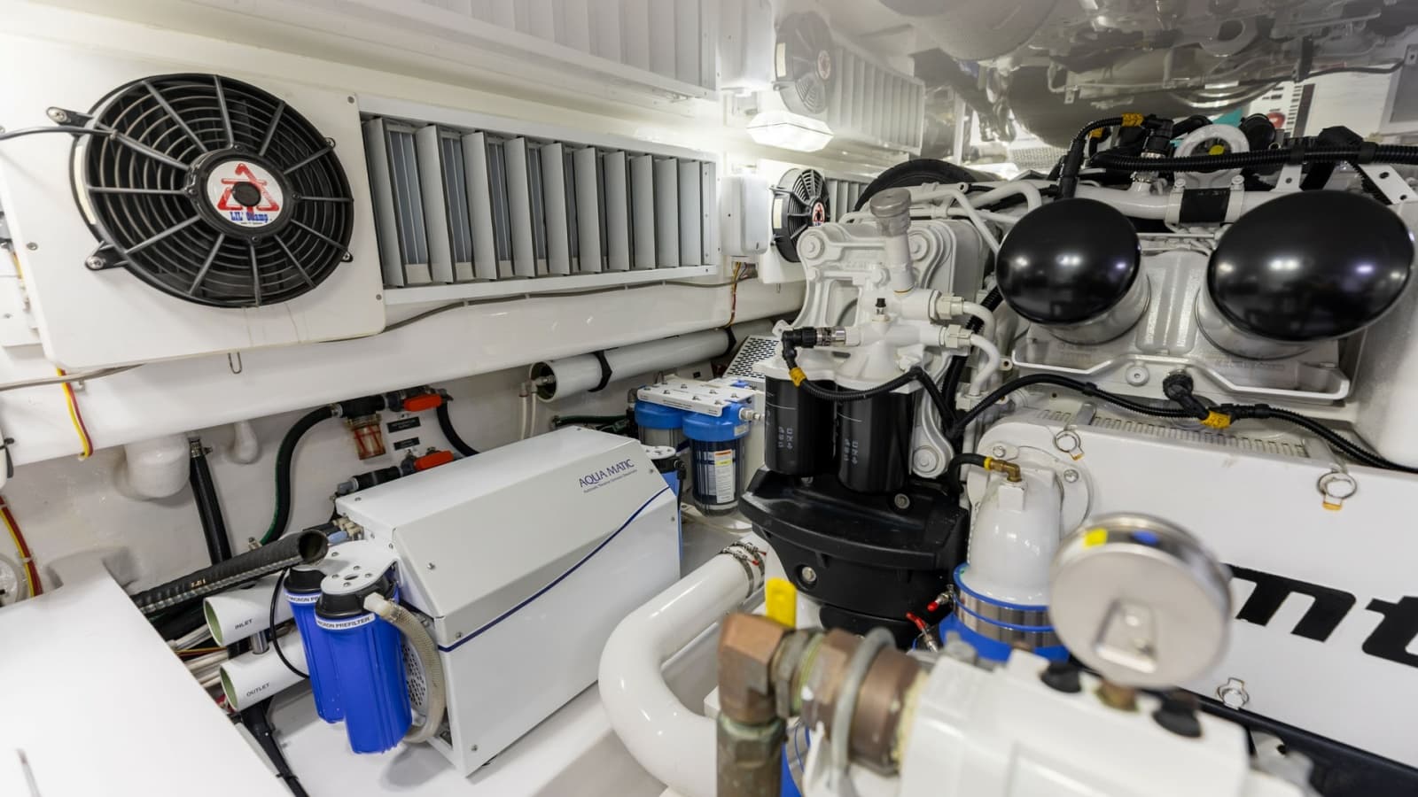 2020 Viking 62 Convertible - Photo 46