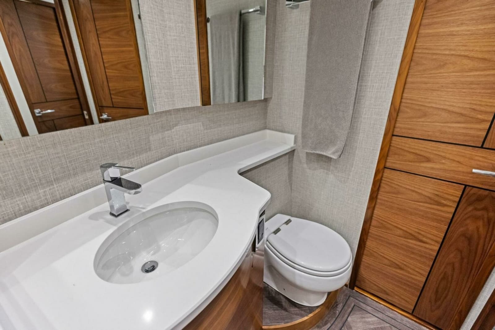 2023 Viking 54 Convertible - Photo 65