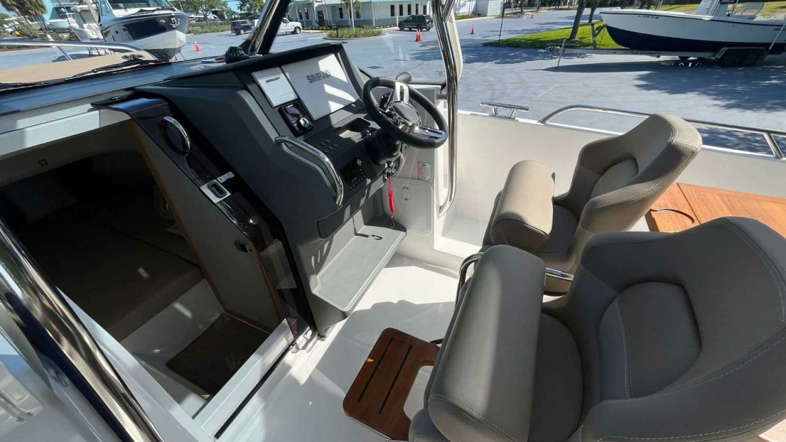 2024 Nimbus Tender 8 - Photo 15