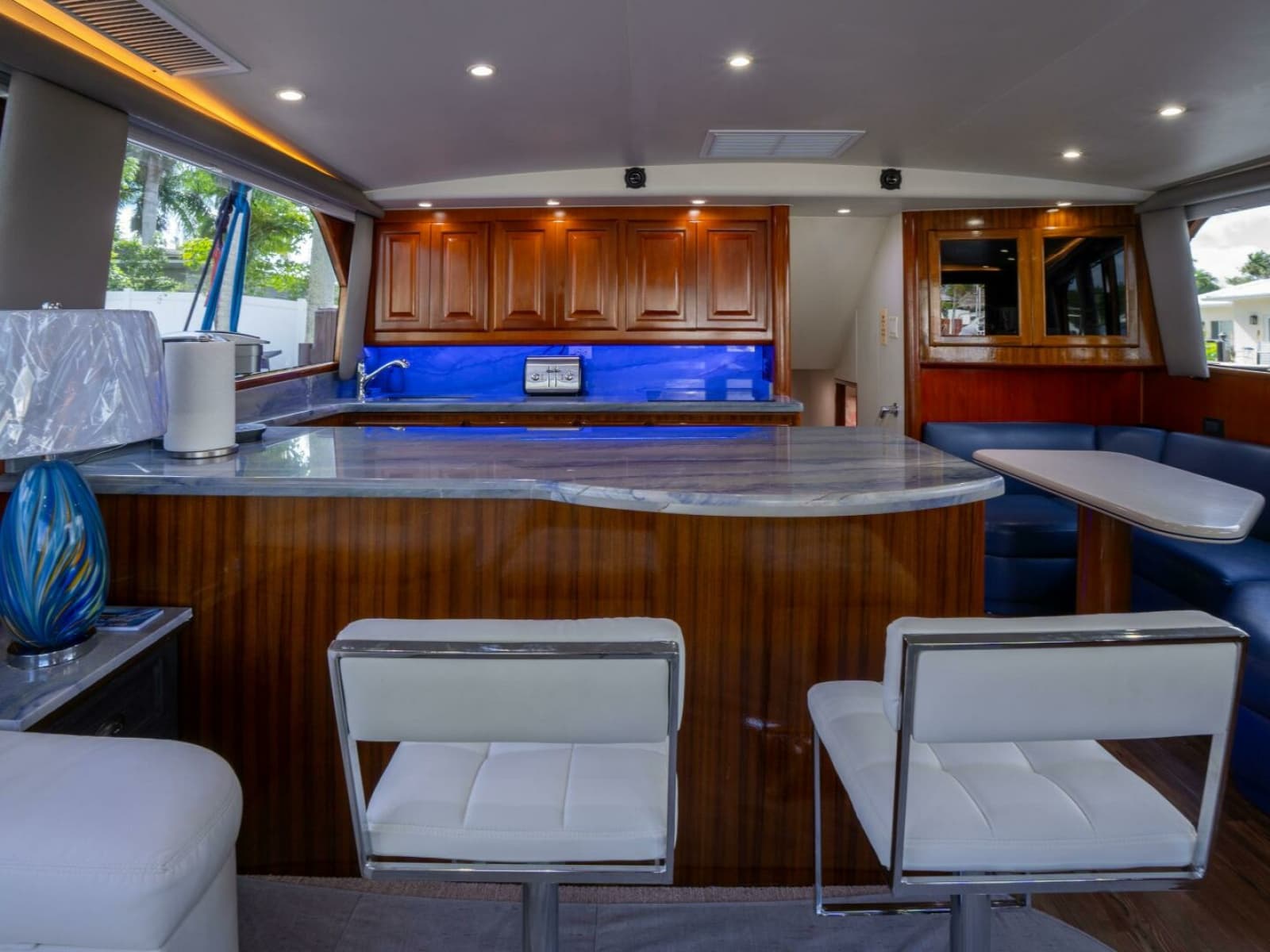 1998 Viking 58 Convertible - Photo 21