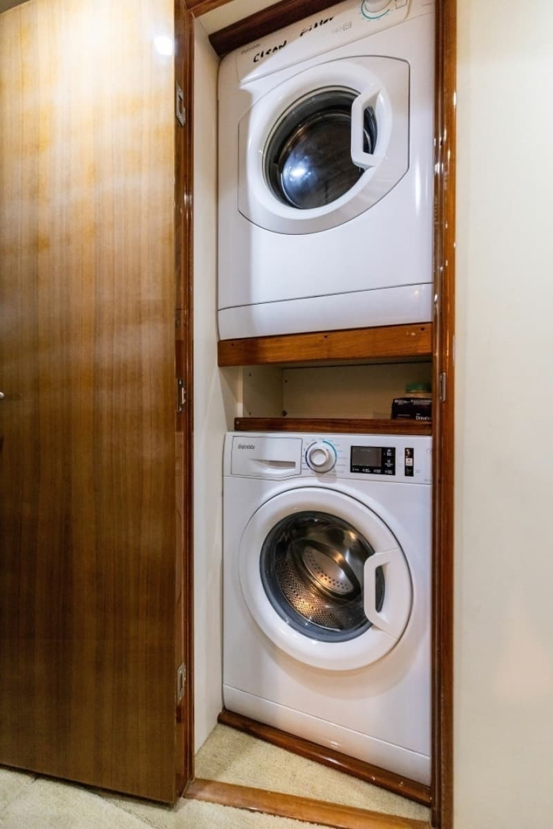 2008 Viking 68 Skybridge - Photo 73
