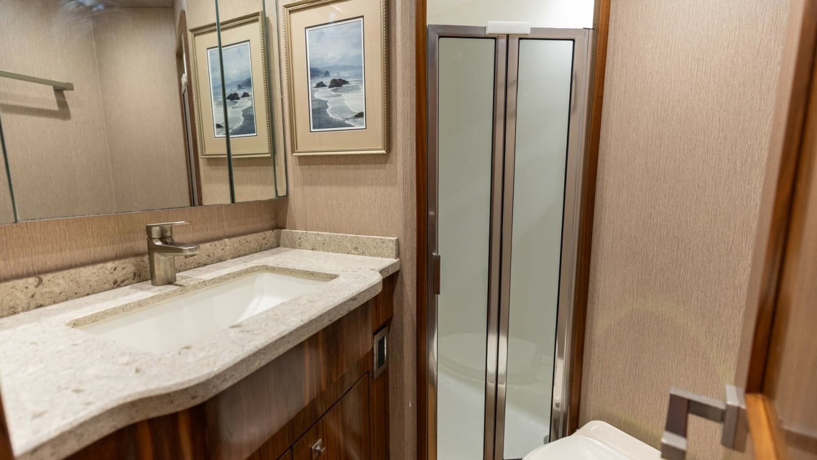 2018 Viking 72 Convertible - Photo 22
