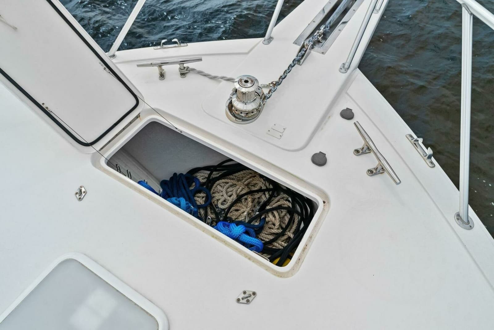 2006 Viking 61 Convertible - Photo 41