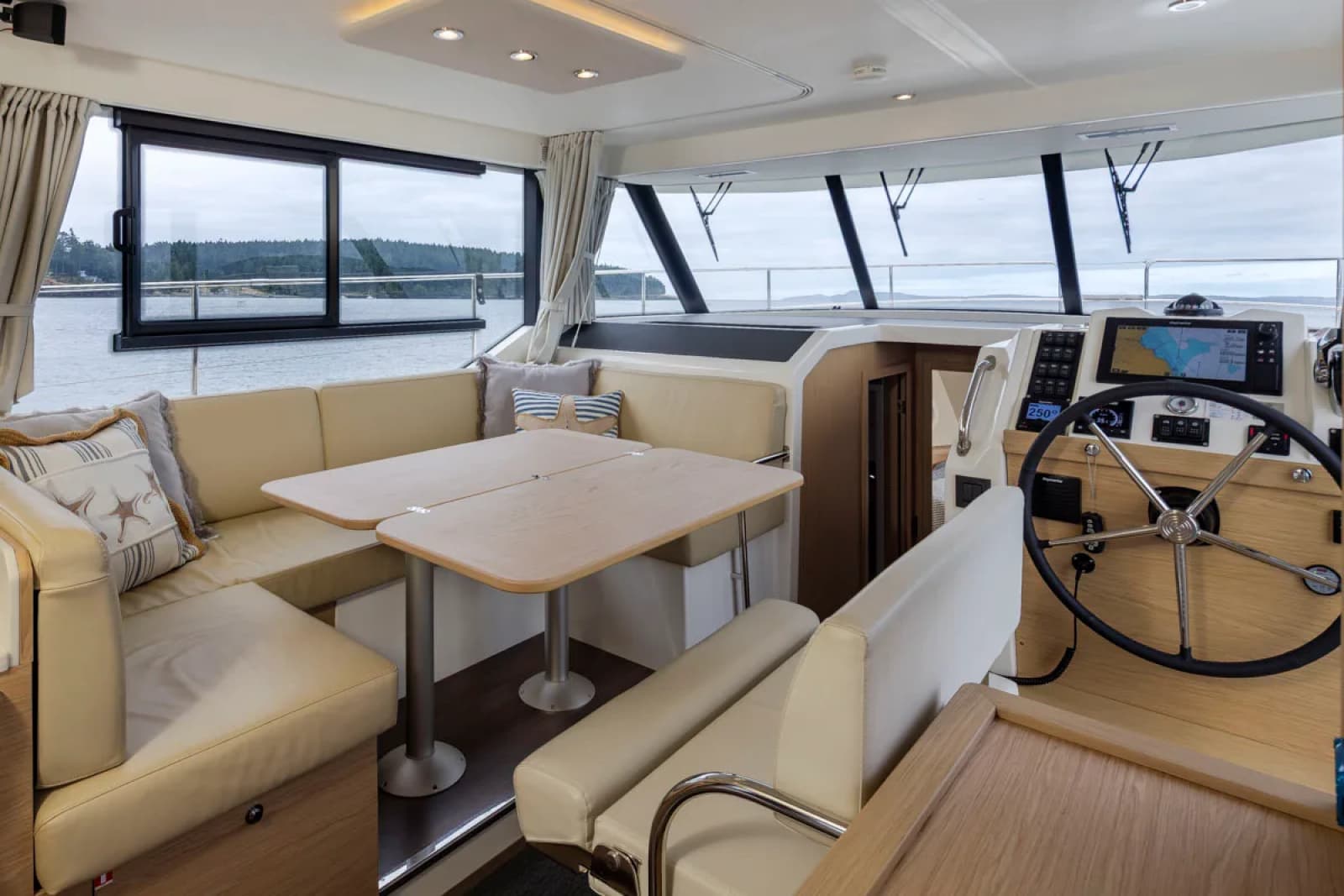 2022 Beneteau Swift Trawler 41 - Photo 19