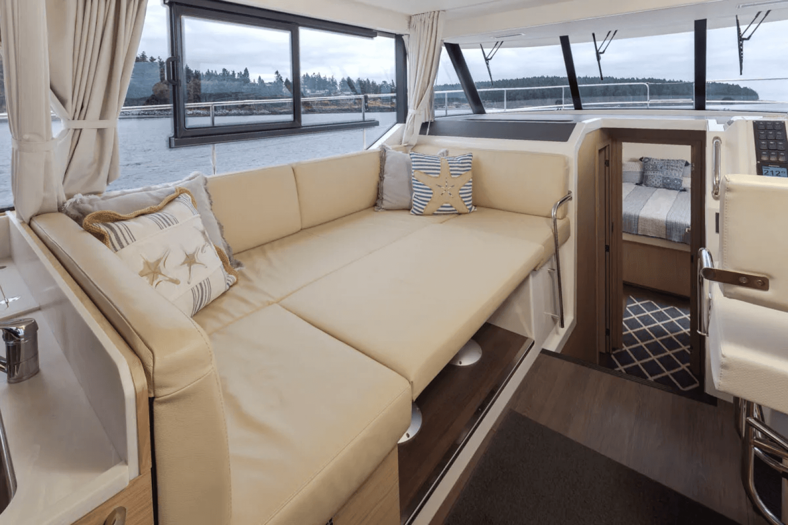 2022 Beneteau Swift Trawler 41 - Photo 20