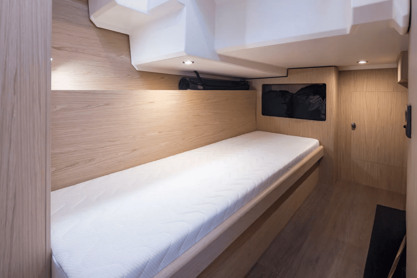2022 Beneteau Swift Trawler 41 - Photo 31