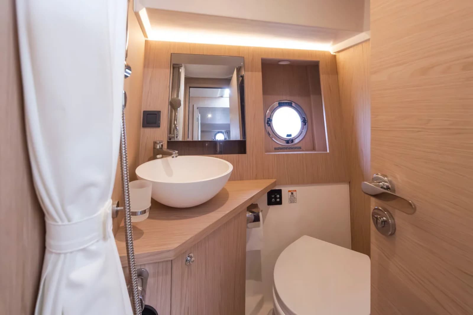 2022 Beneteau Swift Trawler 41 - Photo 34