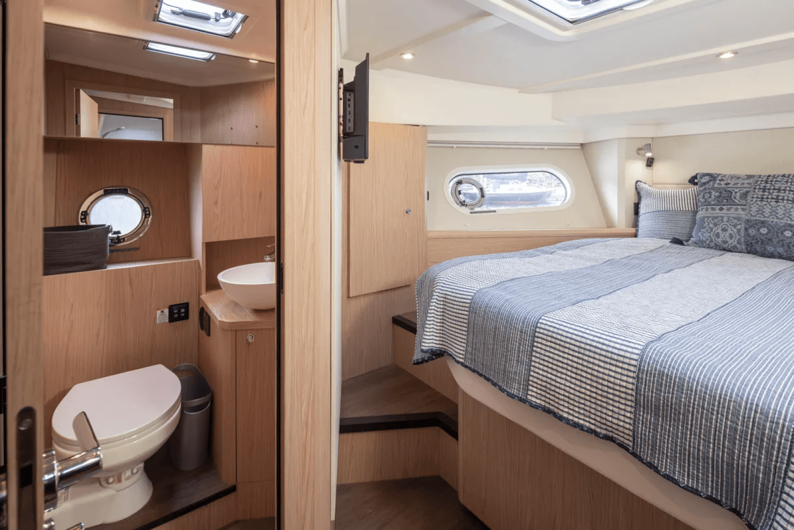 2022 Beneteau Swift Trawler 41 - Photo 28