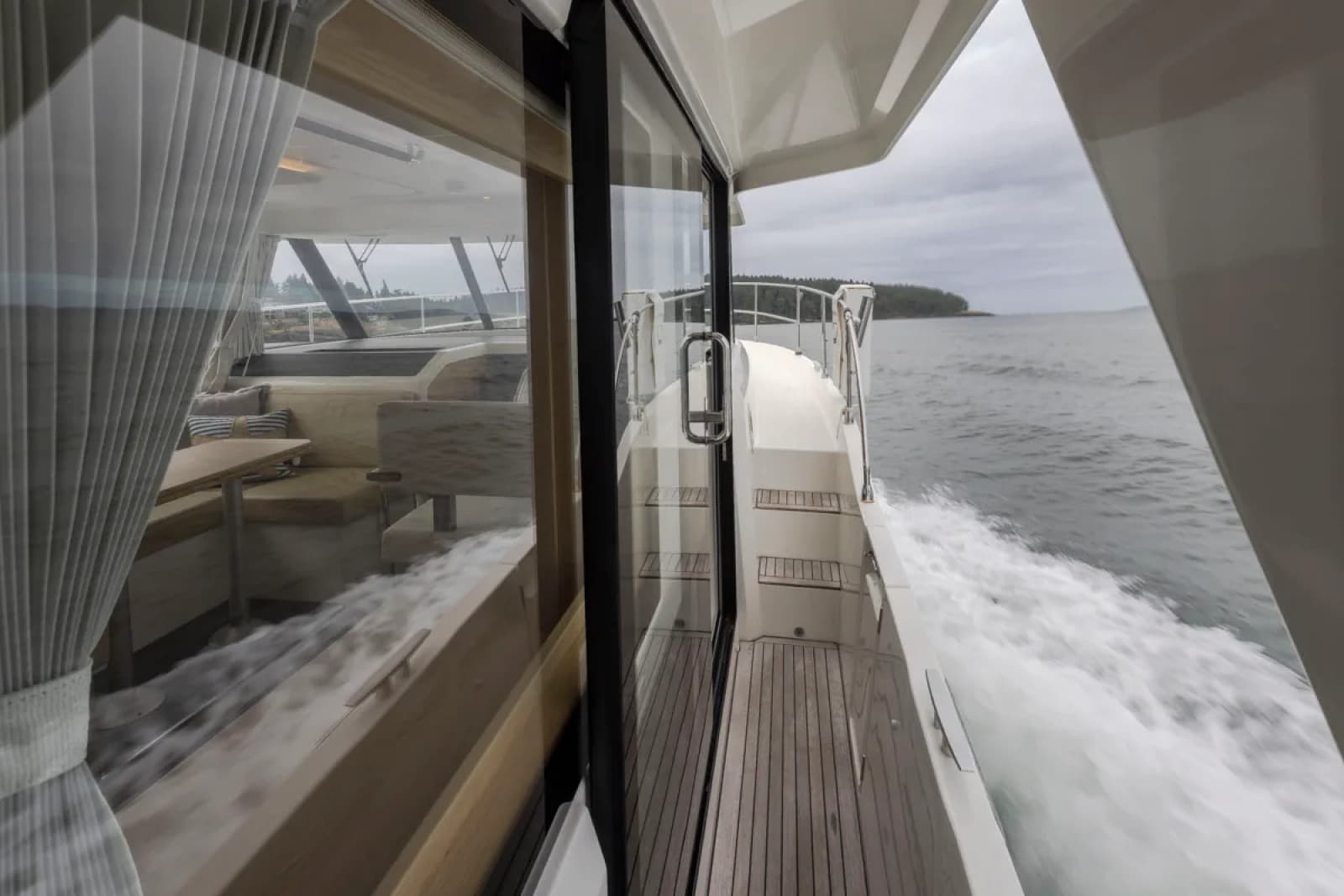 2022 Beneteau Swift Trawler 41 - Photo 10