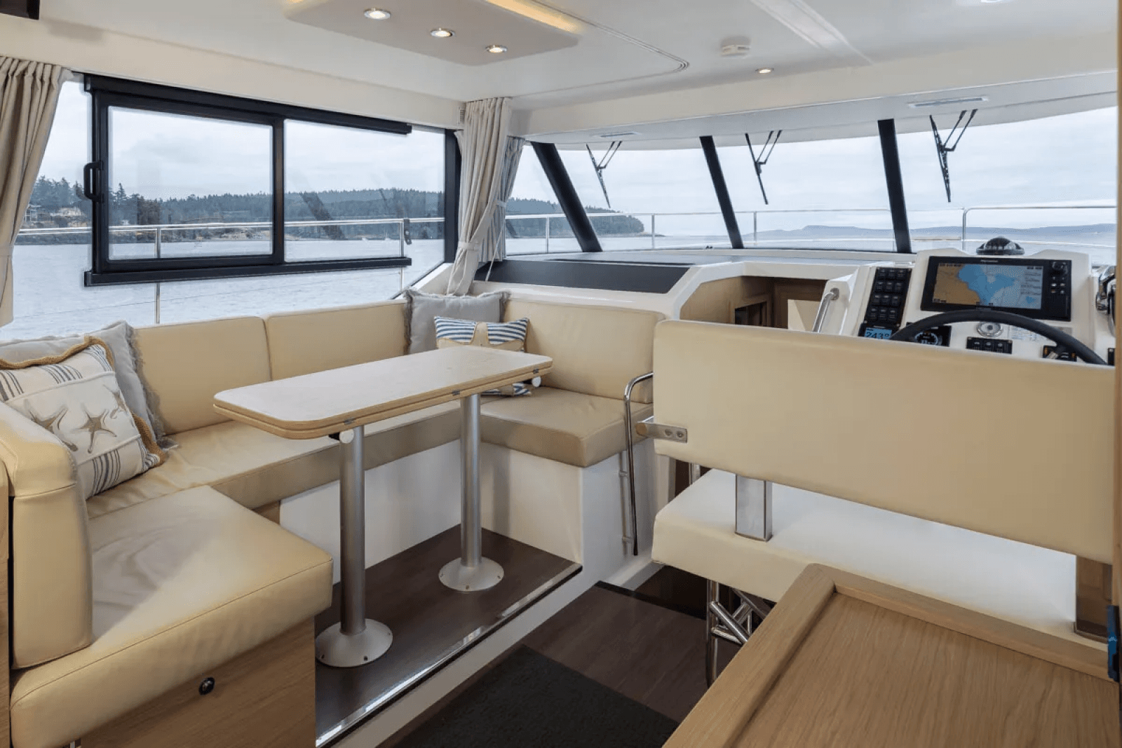 2022 Beneteau Swift Trawler 41 - Photo 18