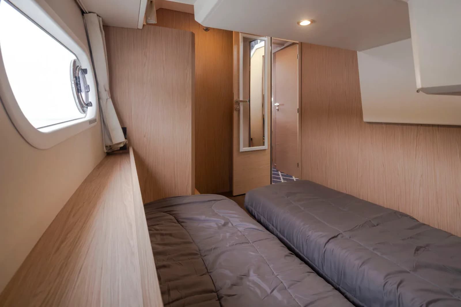 2022 Beneteau Swift Trawler 41 - Photo 33
