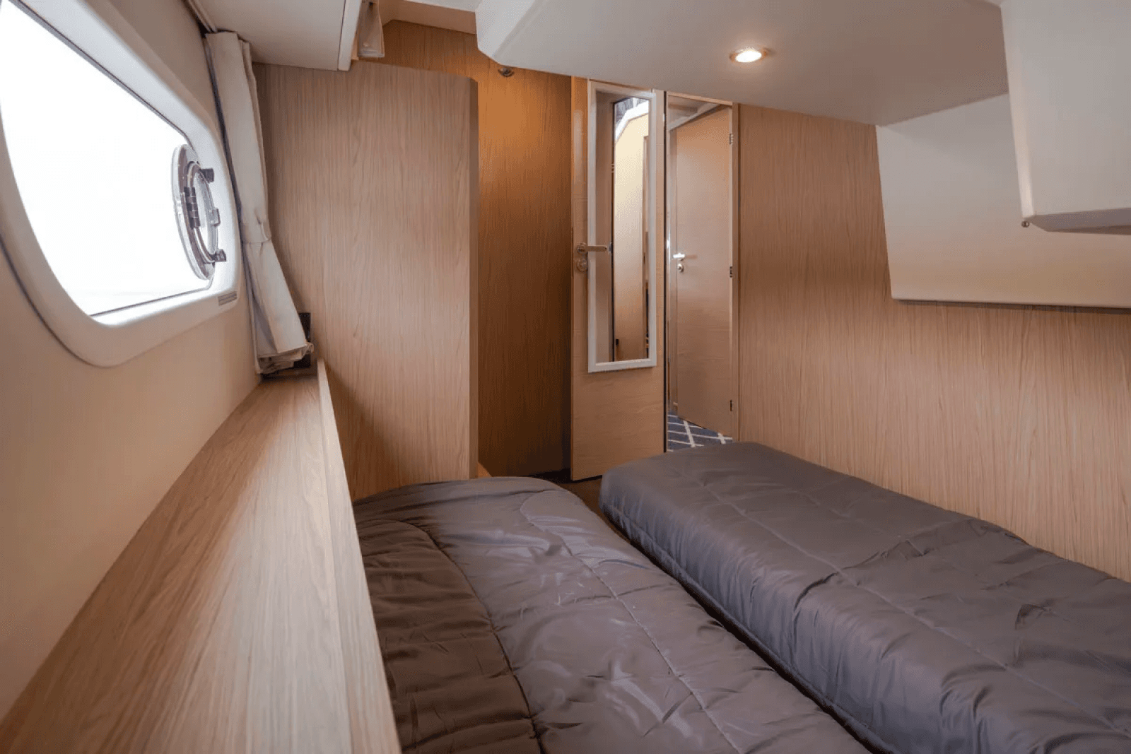 2022 Beneteau Swift Trawler 41 - Photo 33