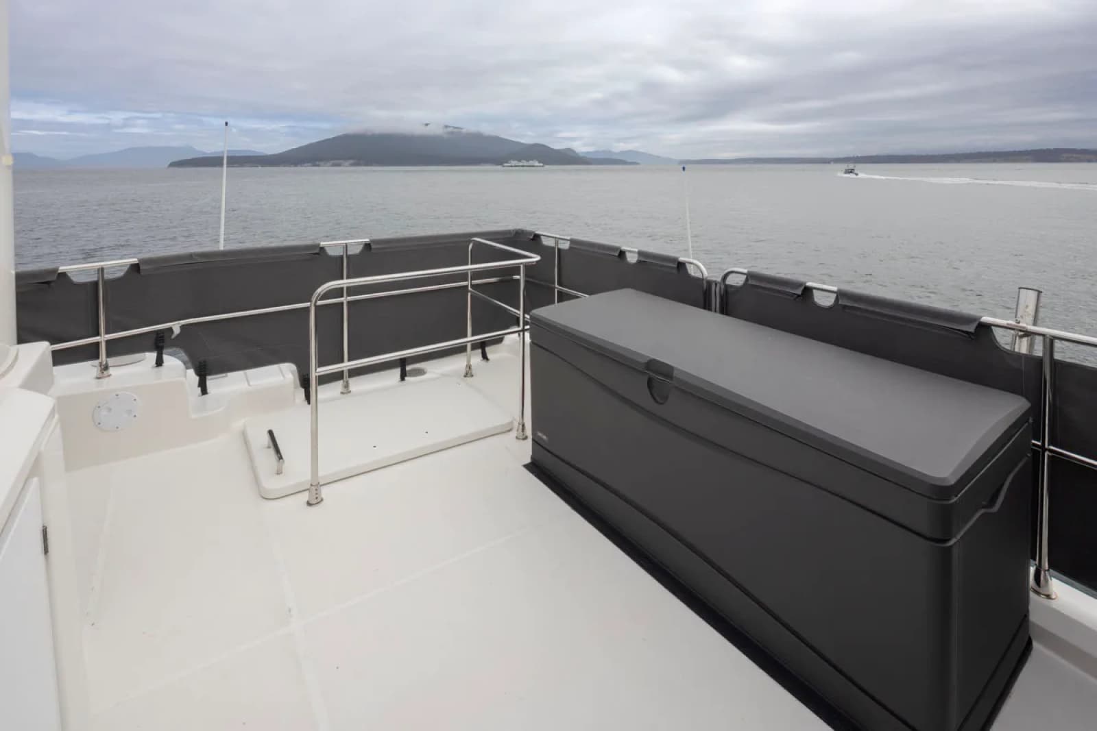 2022 Beneteau Swift Trawler 41 - Photo 2
