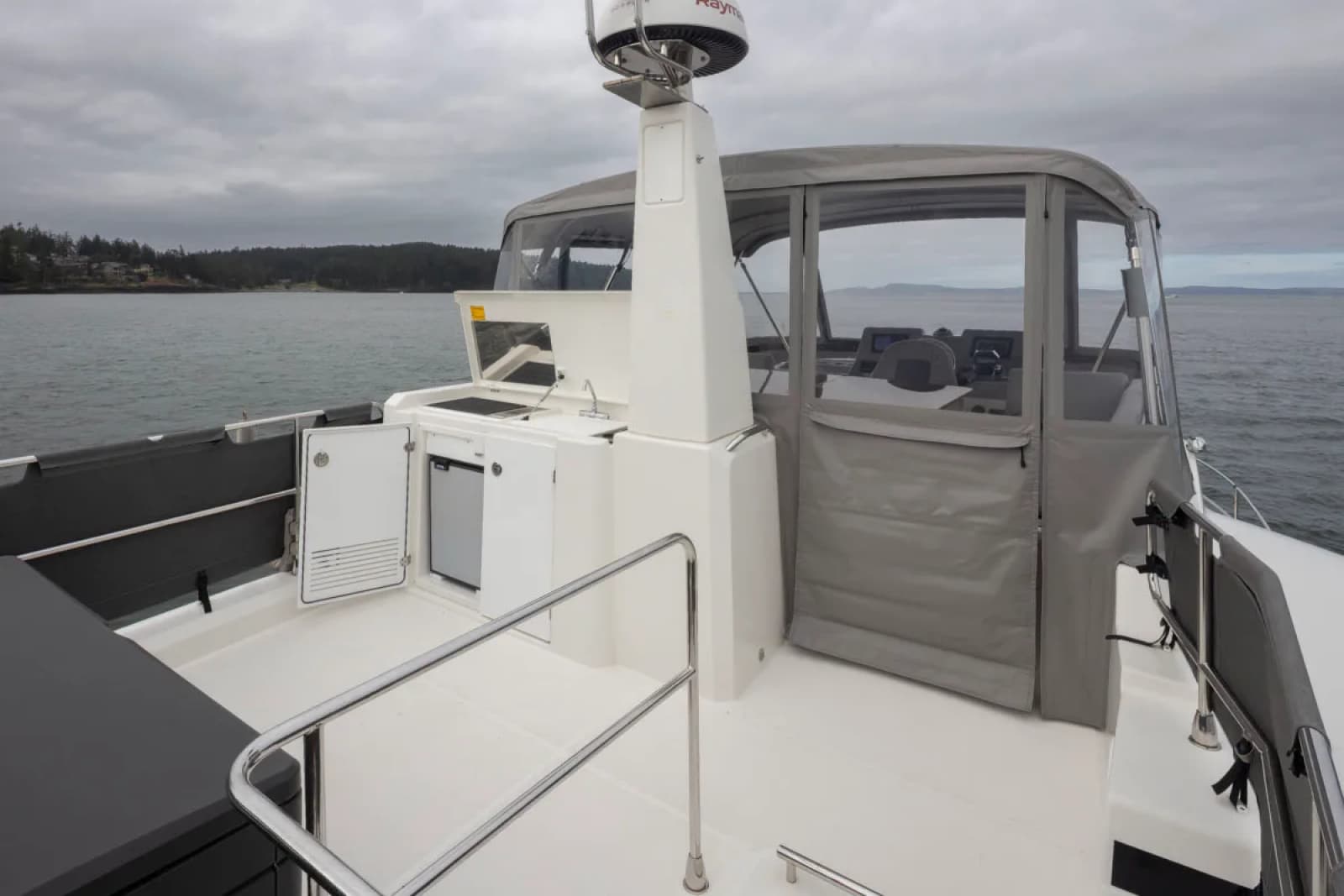2022 Beneteau Swift Trawler 41 - Photo 3