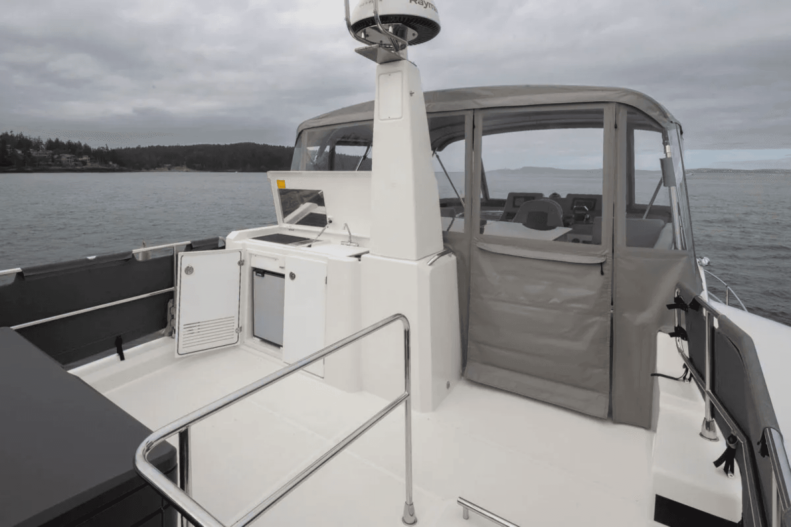 2022 Beneteau Swift Trawler 41 - Photo 3