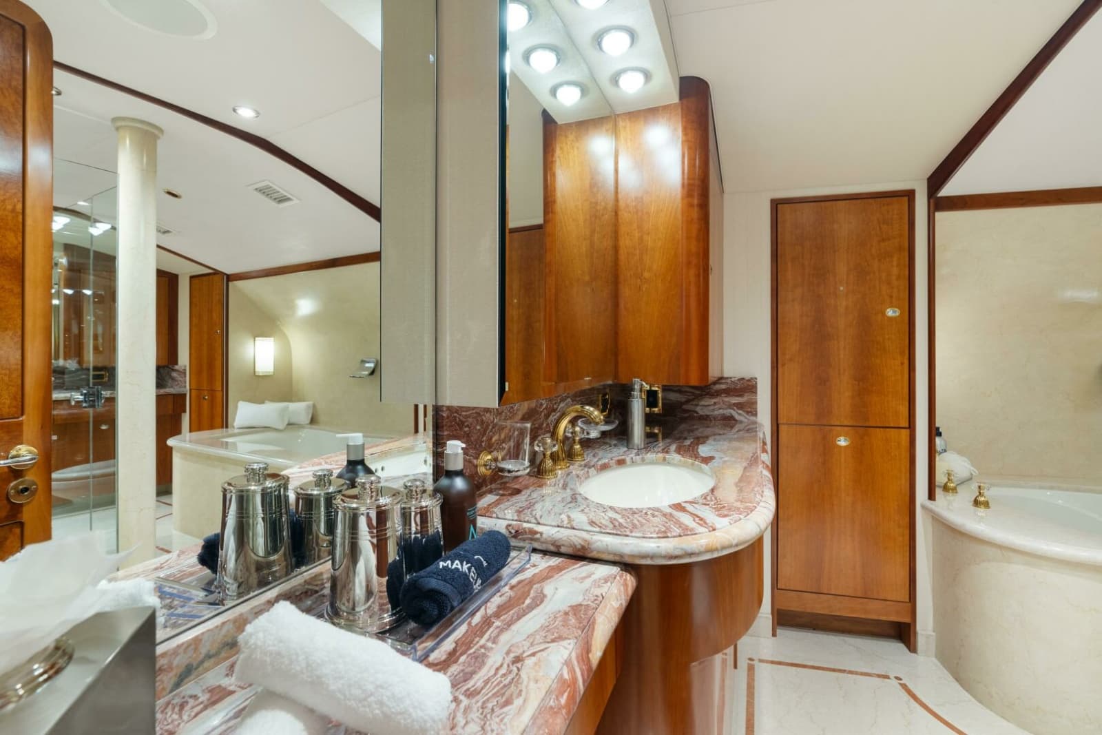 2004 Westport 130 Tri-Deck Motor Yacht - Photo 19