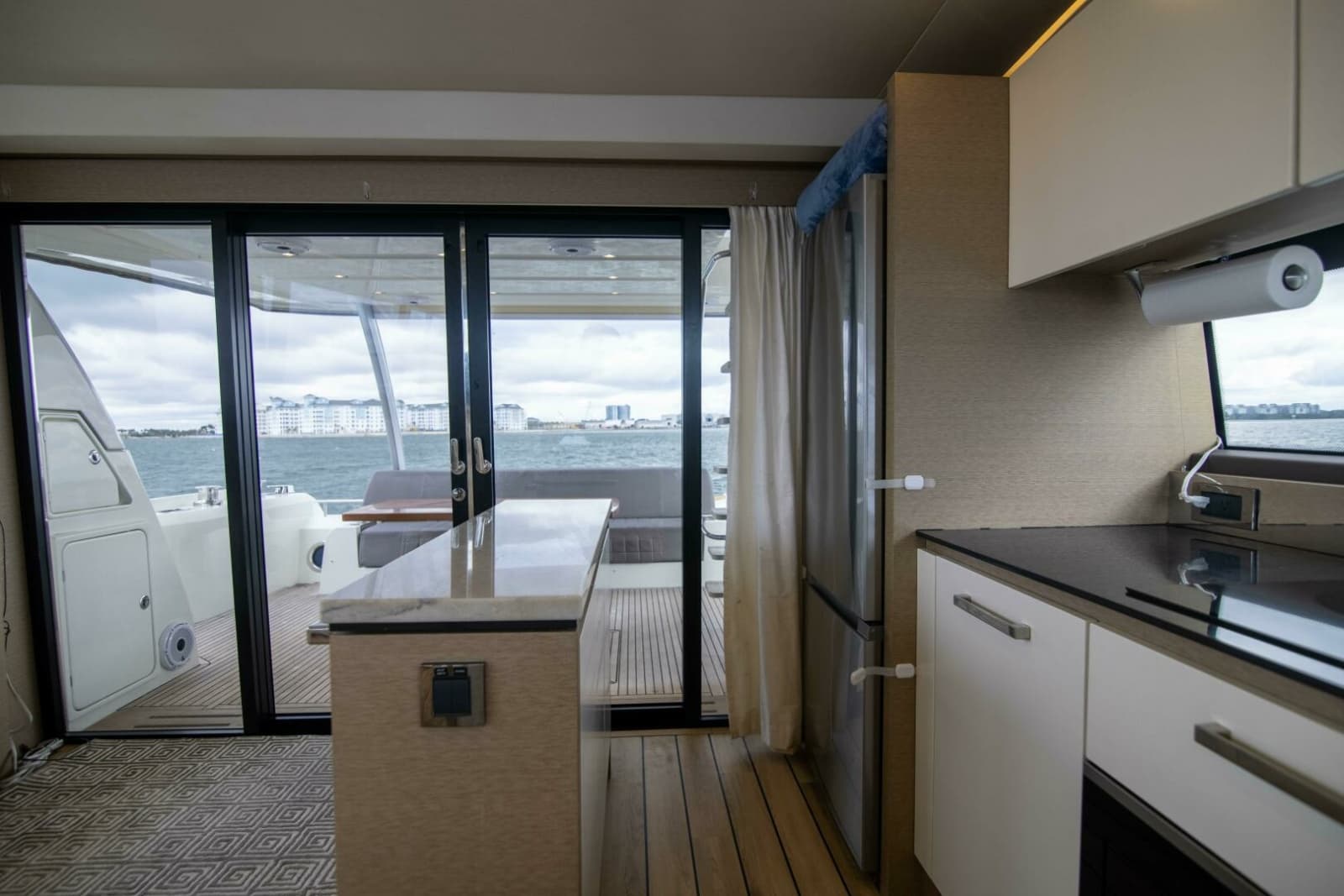 2018 Prestige 680 Flybridge - Photo 4