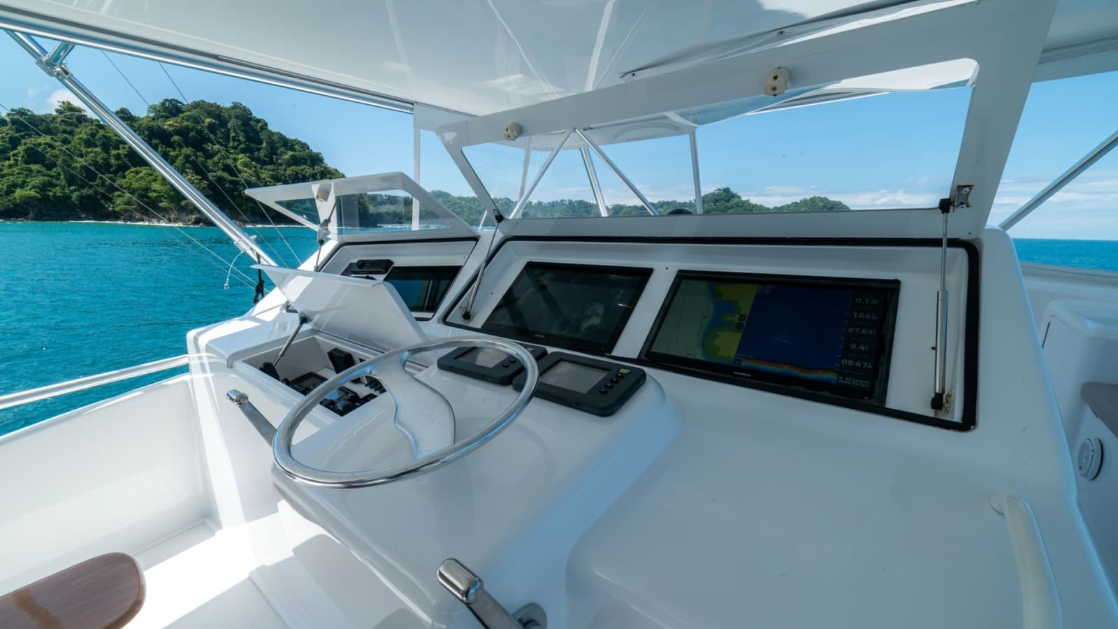 2001 Viking 61 Convertible - Photo 48