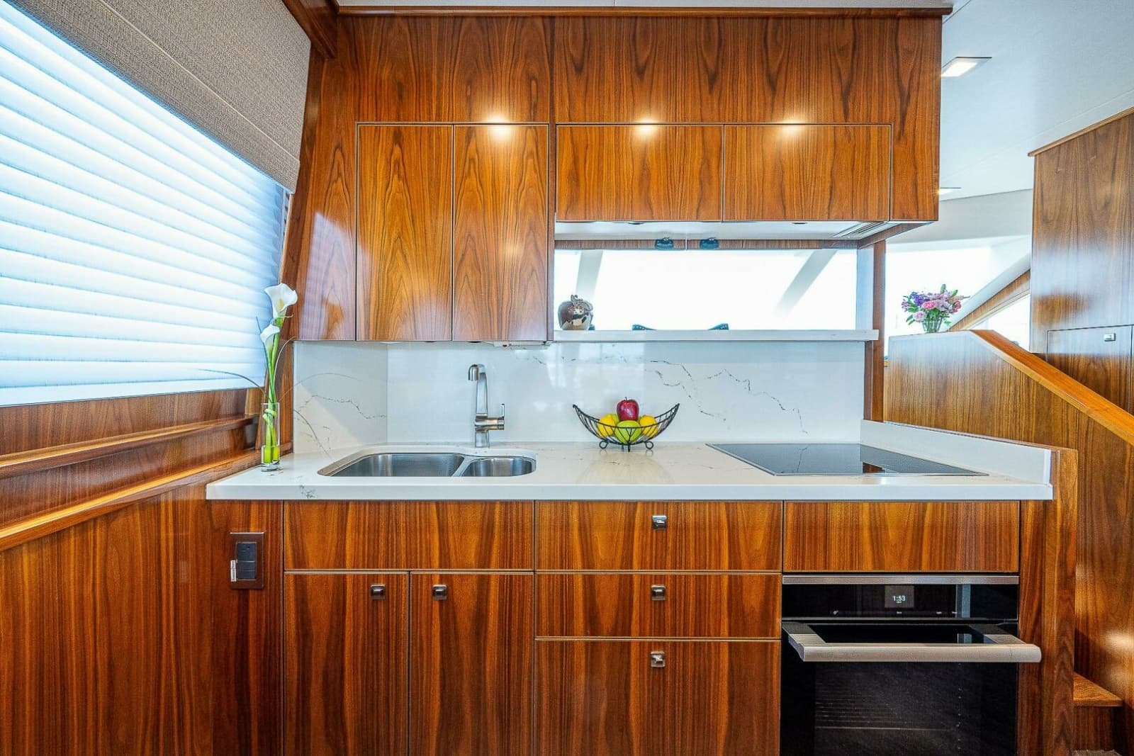 2017 Viking 75 Motoryacht - Photo 7