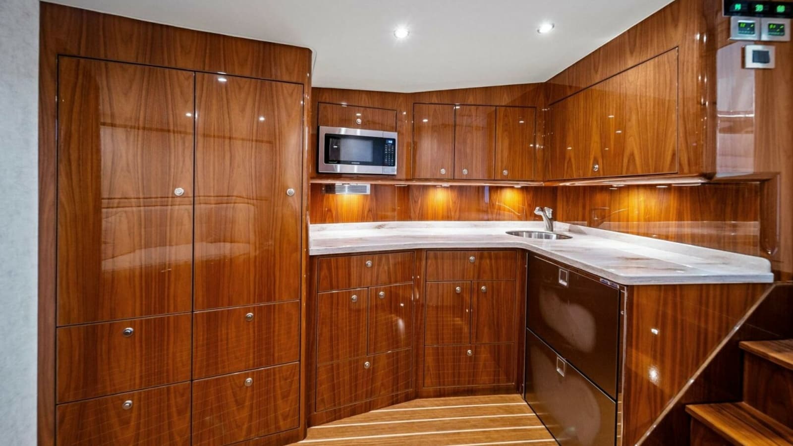 2021 Viking 46 Billfish - Photo 121