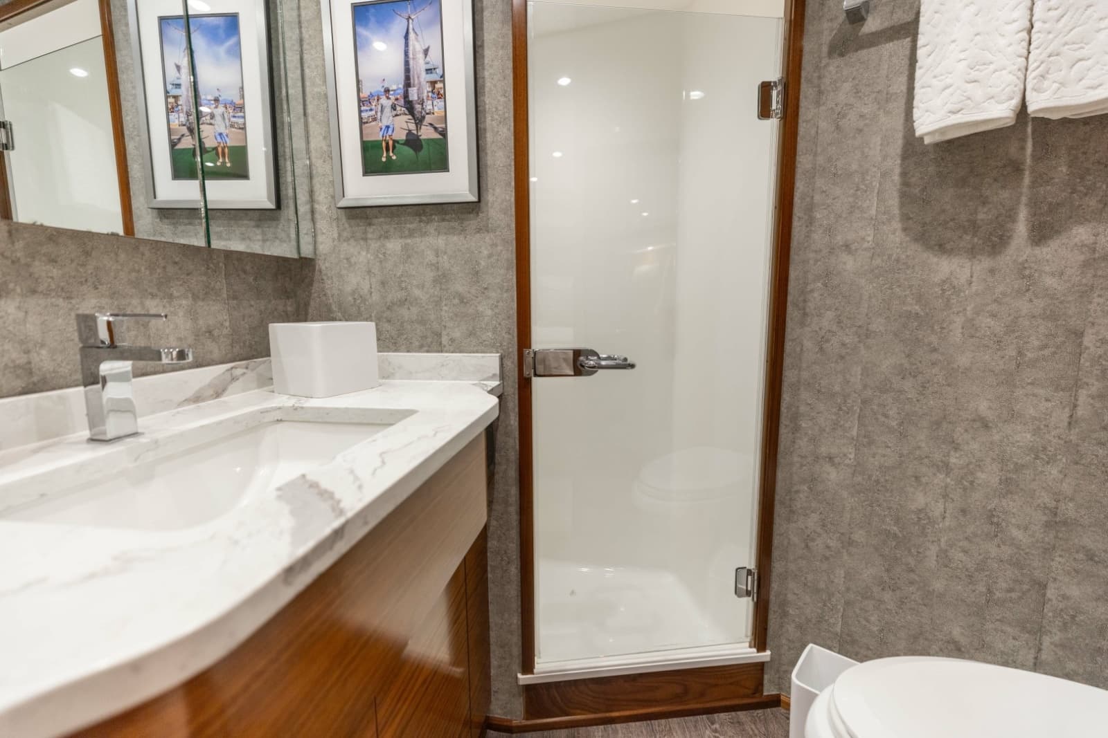 2023 Viking 72 Convertible - Photo 40