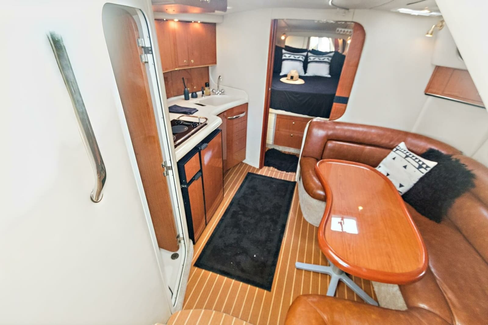 2000 Sea Ray 370 Express Cruiser - Photo 8