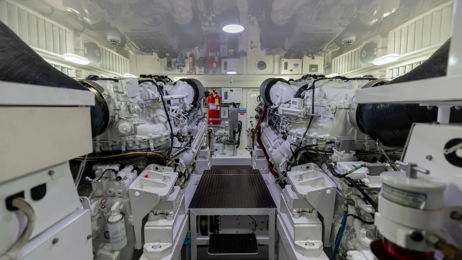 2019 Viking 68 Convertible - Photo 46